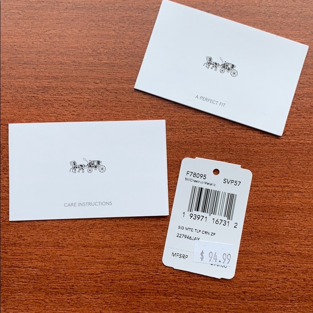 NWT Coach Wristlet Tulip Silver/Chestnut Metallic - Picture 7 of 7